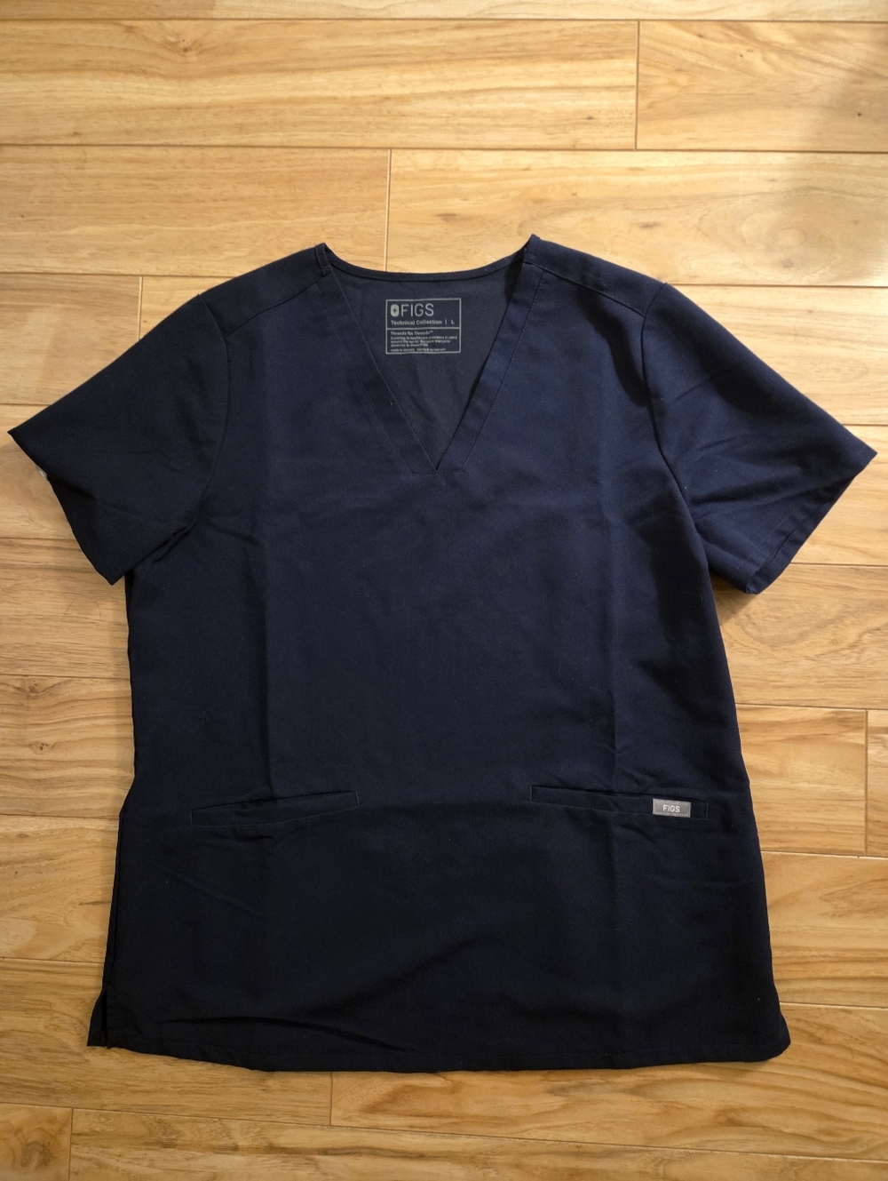 Figs Casma Three-Pocket Scrub Top Navy Blue Woman’s Large